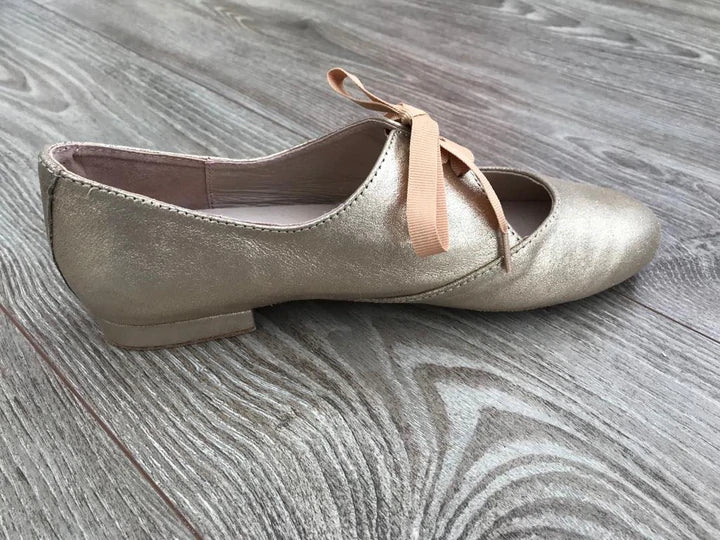 Silver jazz shoes sales